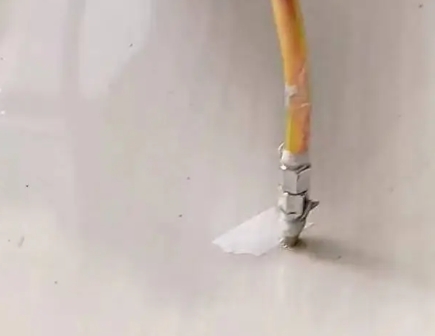 循化瓷砖空鼓维修公司专业解答在瓷砖铺贴过程中，如果使用的砂料过粗（如全部使用了粗砂），可能会导致以下问题